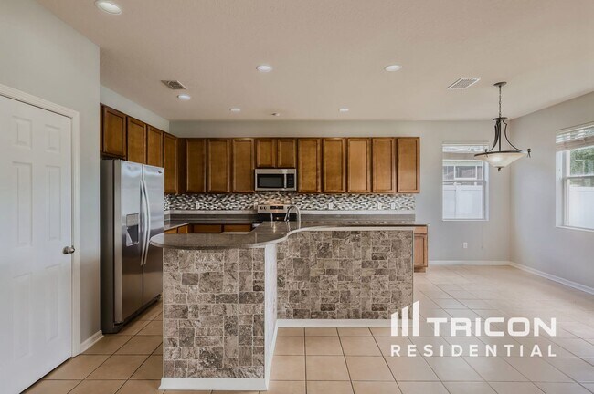 Building Photo - 4422 Fieldview Cir