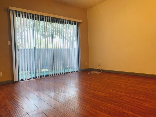 Building Photo - 10943 Laurel Canyon Blvd