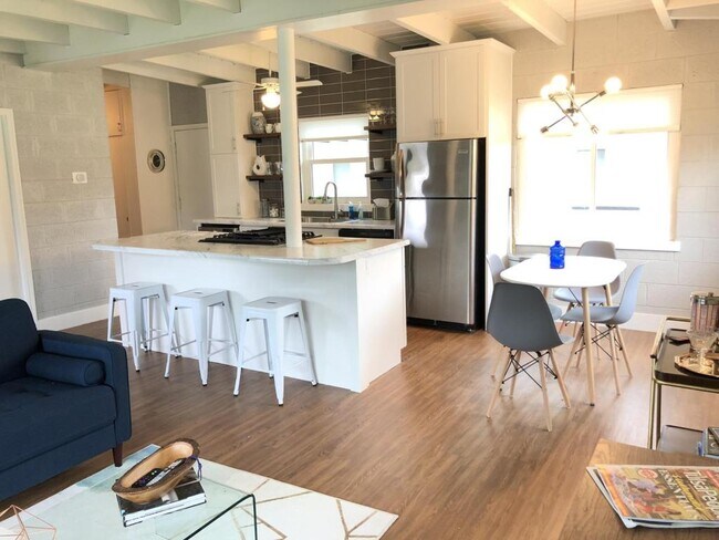 Foto del edificio - 4817 E 13th St