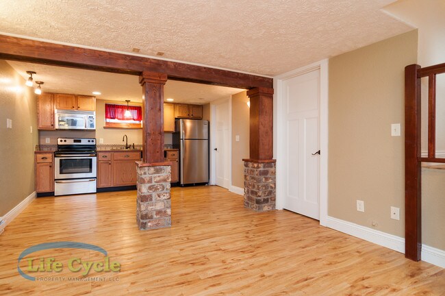 Foto del edificio - 3522 Marine St SW