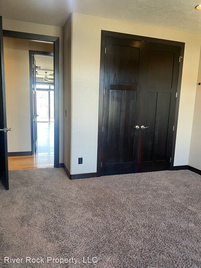 Foto del edificio - 5 br, 4 bath House - 3873 2nd St E