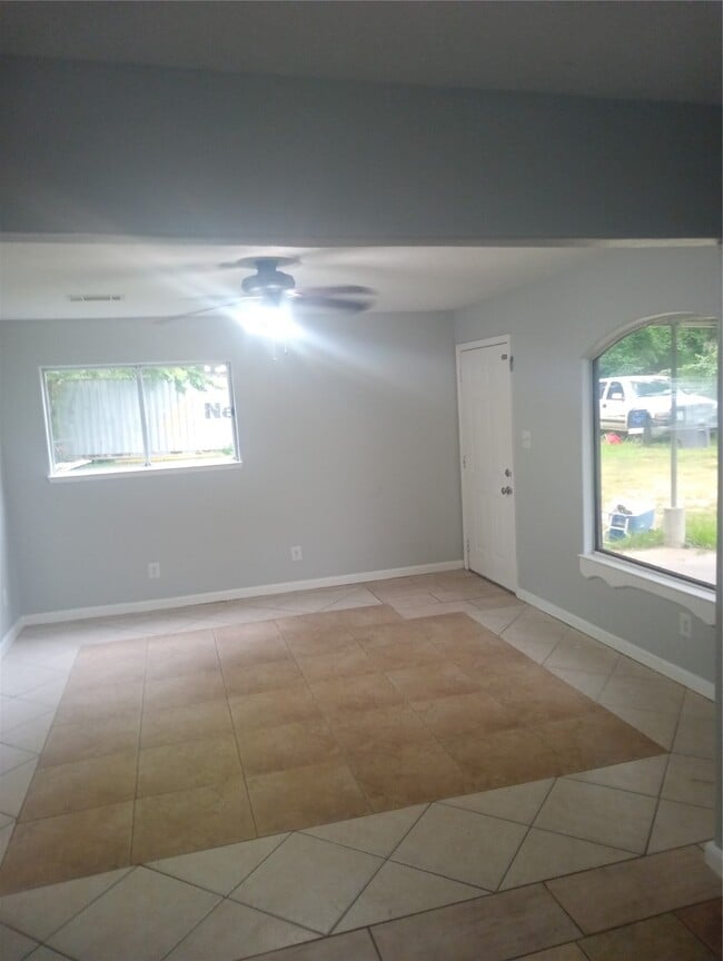 Building Photo - 24571 Cochran Dr