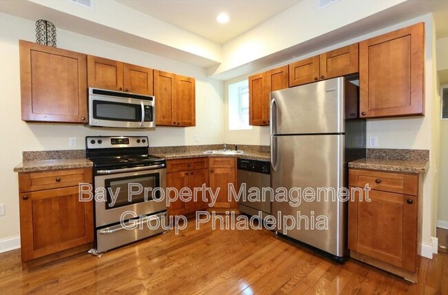 Building Photo - 1708 W Diamond St