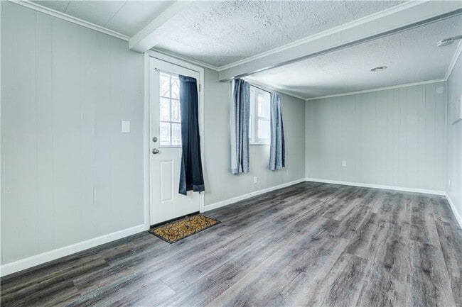 Building Photo - 1070 Gravel Rd