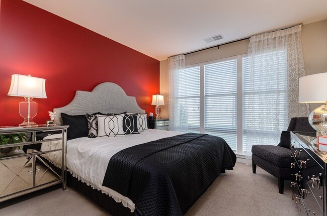 Foto del edificio - Two Bedroom Luxury Apartment (Elevator Bui...