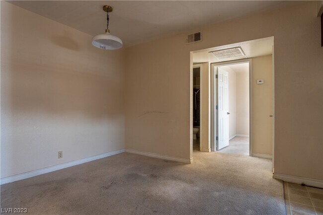 Building Photo - 4310 Sandy River Dr