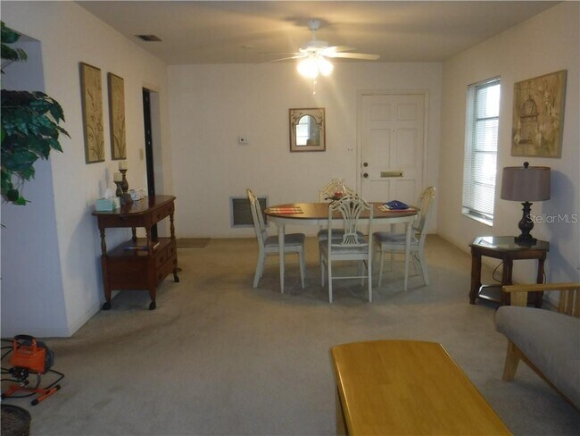 Foto del edificio - 8347 Brentwood Rd