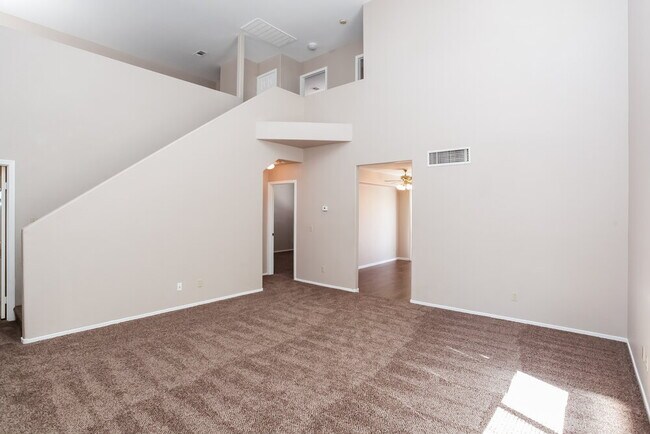 Foto del edificio - 7512 Hickory Hills Dr
