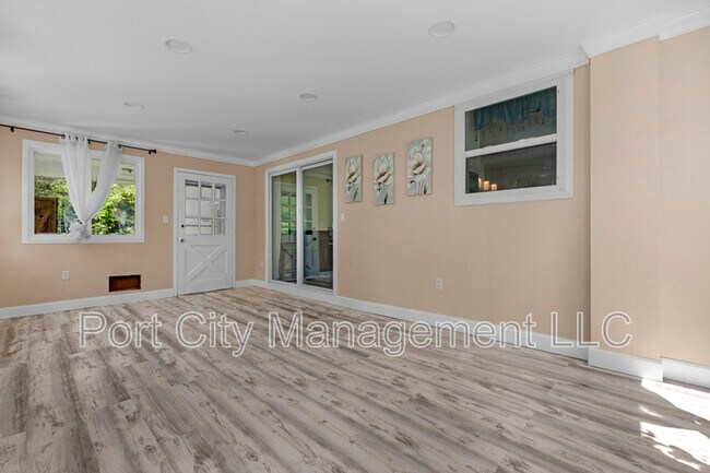 Foto del edificio - 2431 Clydesdale Rd
