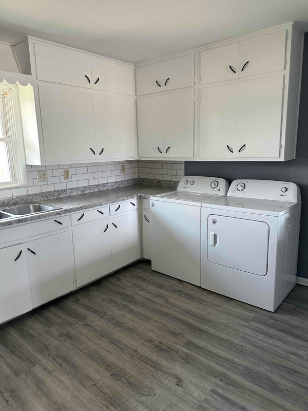 Building Photo - 149 E 1st St