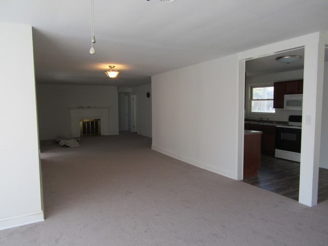 Building Photo - 604 E Sevier Heights