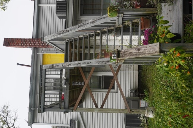 Building Photo - 9264 Buckman Ave