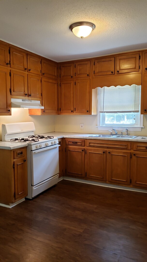 Foto del edificio - COMING SOON!!! Perfect Little Ranch with Charm and Character