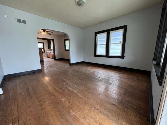 Foto del edificio - 922 N Lawrence St