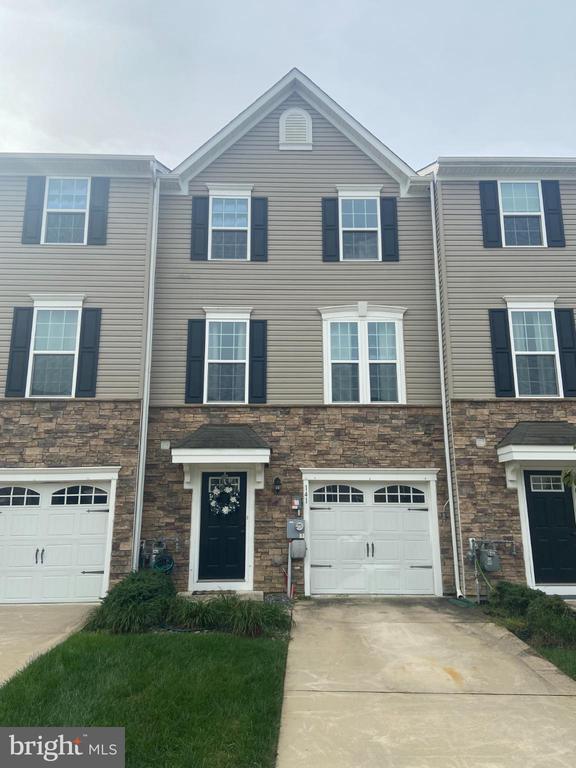 Foto principal - 141 Meridian Ln