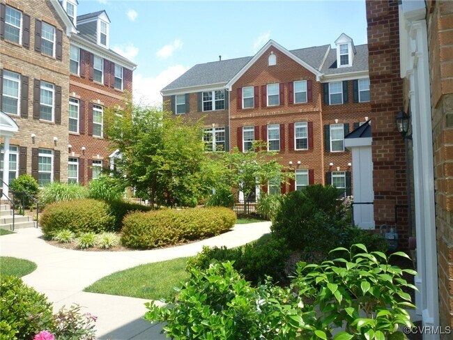 Foto del edificio - 3807 Fish Pond Ln