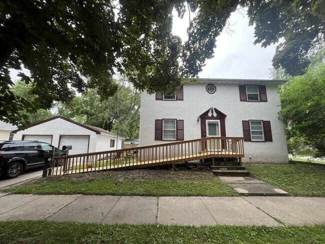 Building Photo - 949 Kellogg St