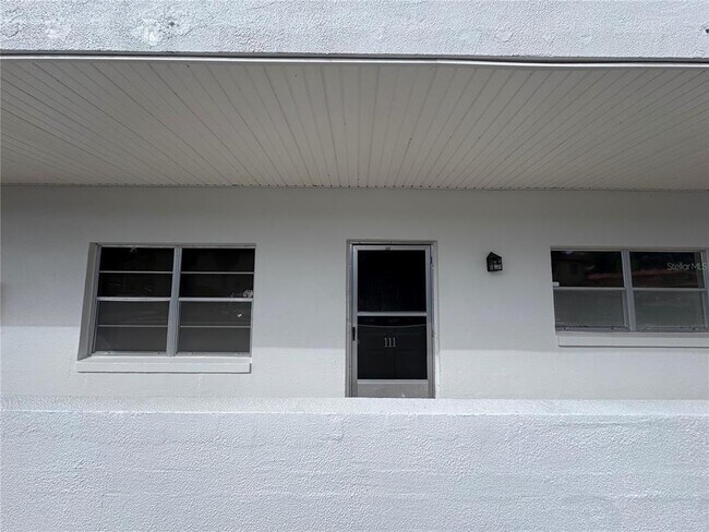 Foto del edificio - 100 El Camino Dr