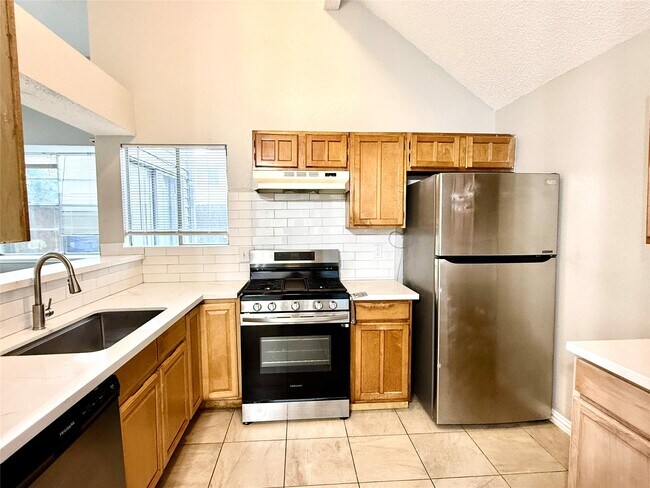 Foto del edificio - 18586 N Lyford Dr