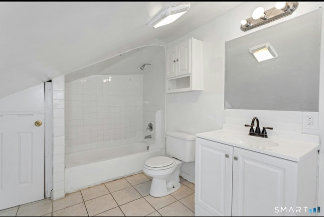 Building Photo - 18 Grandview Ave