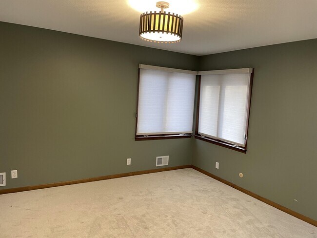 Building Photo - 8 Sand Piper Ln