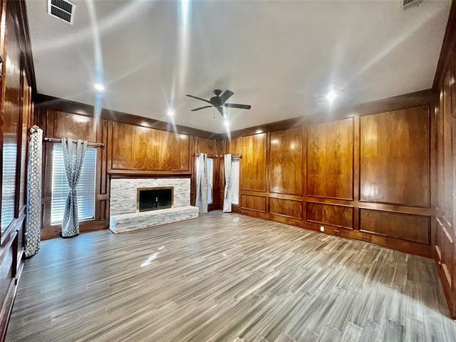 Building Photo - 702 Mt Vernon Dr