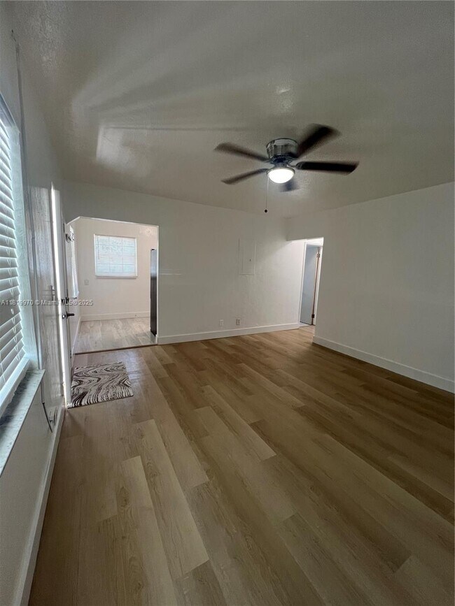 Foto del edificio - 6701 NE Miami Pl