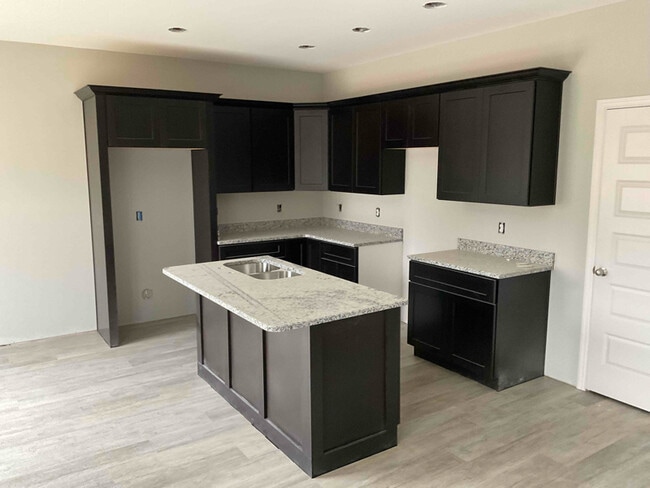 Building Photo - 118 Central Dr