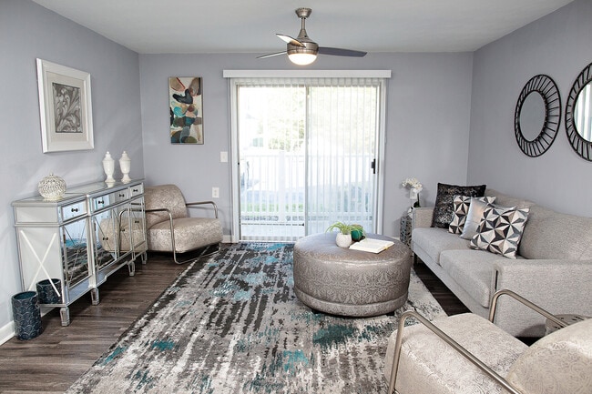 Building Photo - Crabtree Crossing Apartments and Townhomes