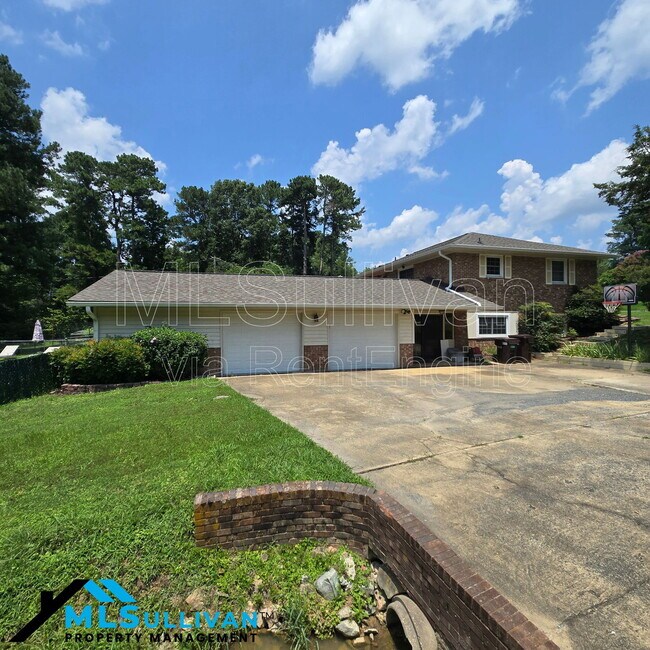 Foto del edificio - 2601 Cohnwood Dr
