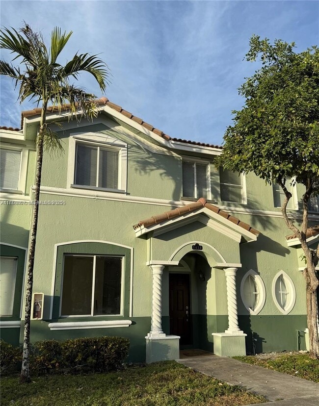 Building Photo - 2621 SE 15th Pl