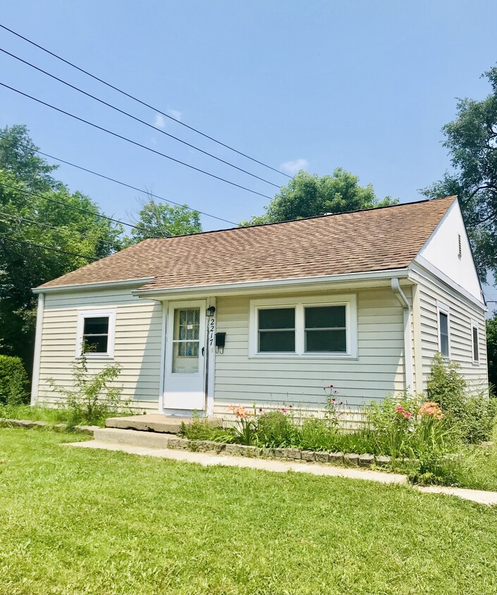 Primary Photo - 2217 Saint Paul St