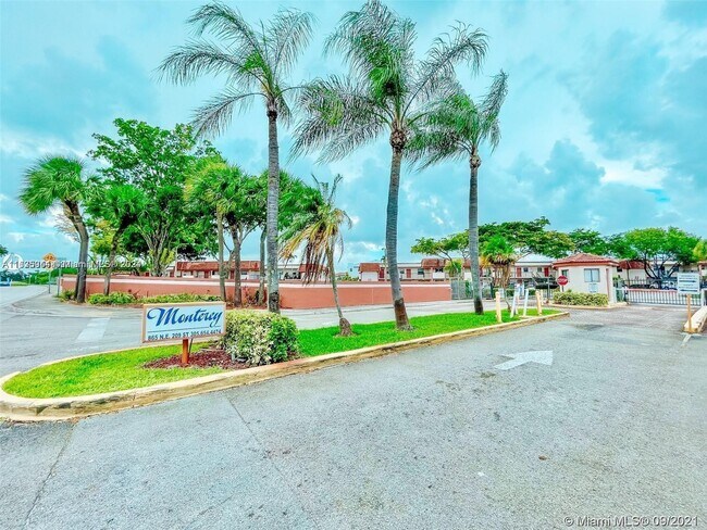 Foto del edificio - 925 NE 209th St