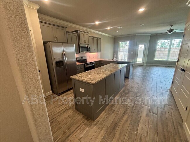Foto del edificio - 3207 SW Hillstone Ave