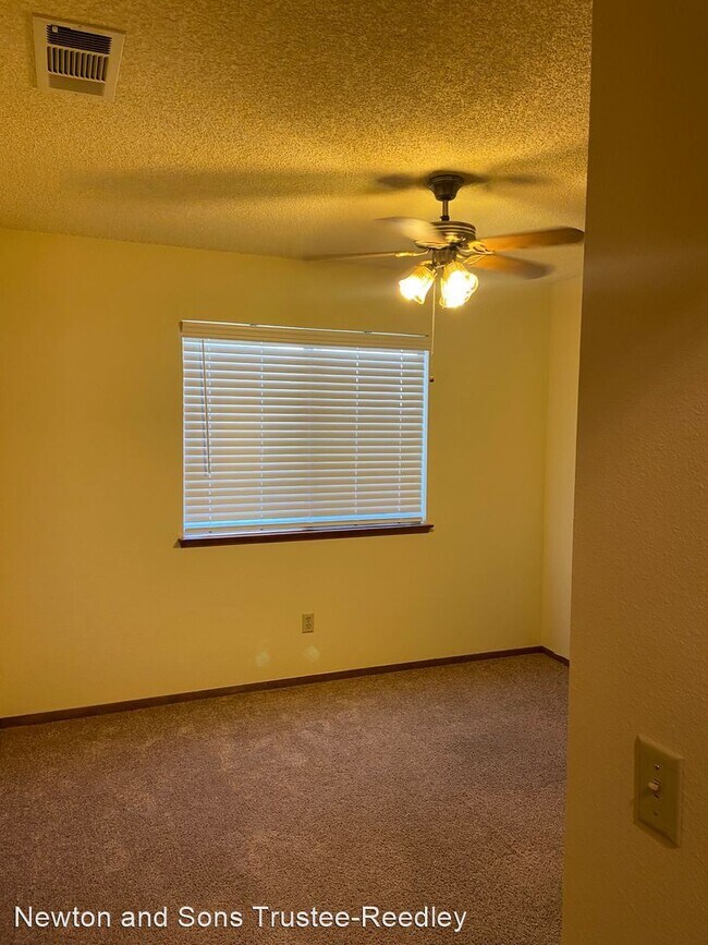 Foto del edificio - 3 br, 2 bath House - 387 E. Sycamore Avenue