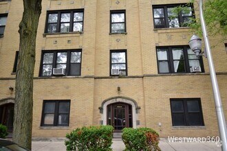 Building Photo - 6038 N Hermitage Ave