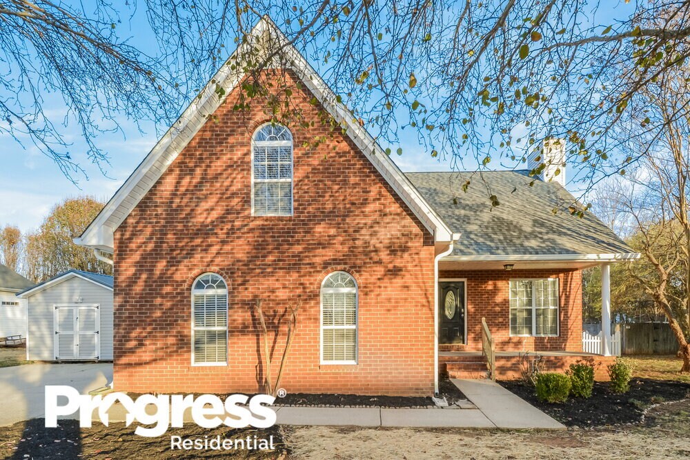Primary Photo - 3338 Meadowhill Dr