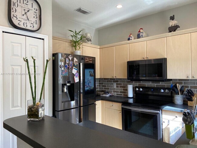 Building Photo - 12440 SW 125th St