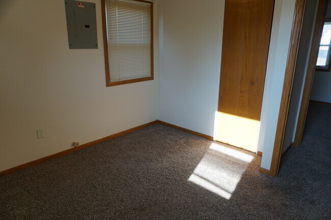 Building Photo - 3721 Sunnyside Ave