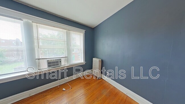 Foto del edificio - 1004 Tamm Ave