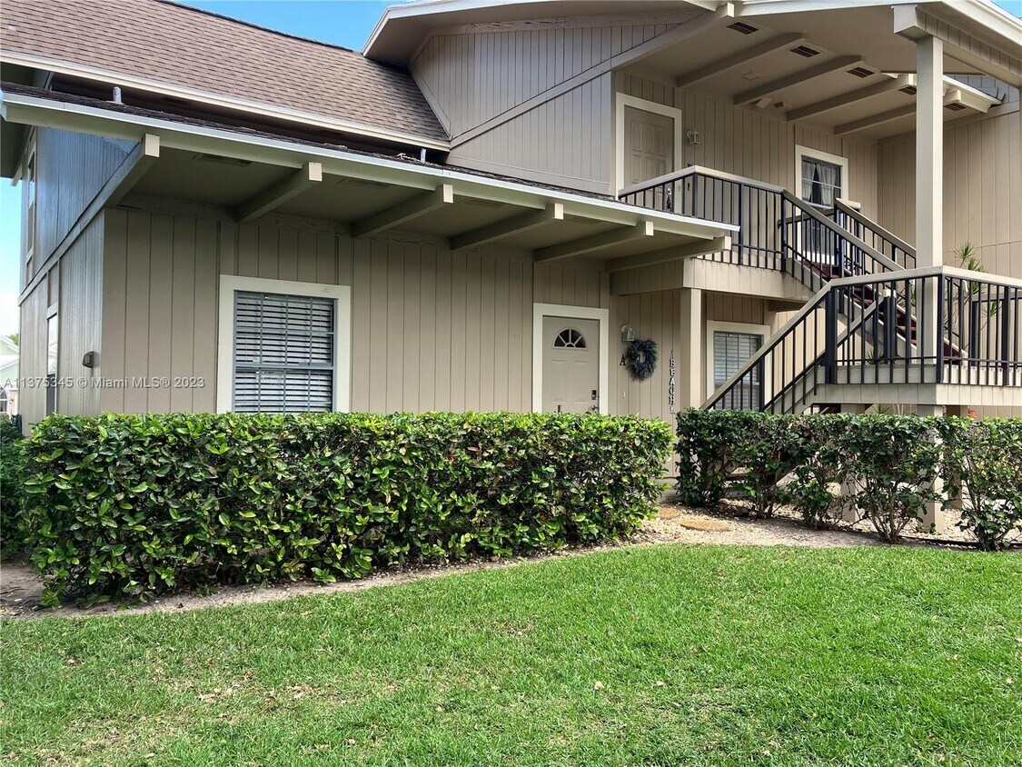 18349 SE Wood Haven Ln Unit A, Jupiter, FL 33469 Condo for Rent in