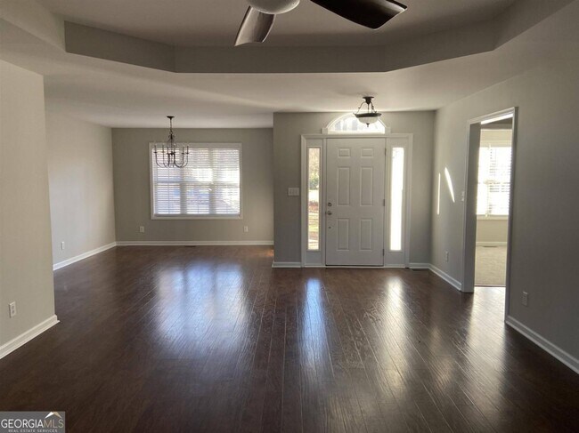 Building Photo - 145 Oak Leaf Cir