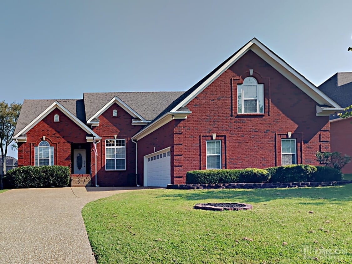 Primary Photo - 2112 Parliament Dr