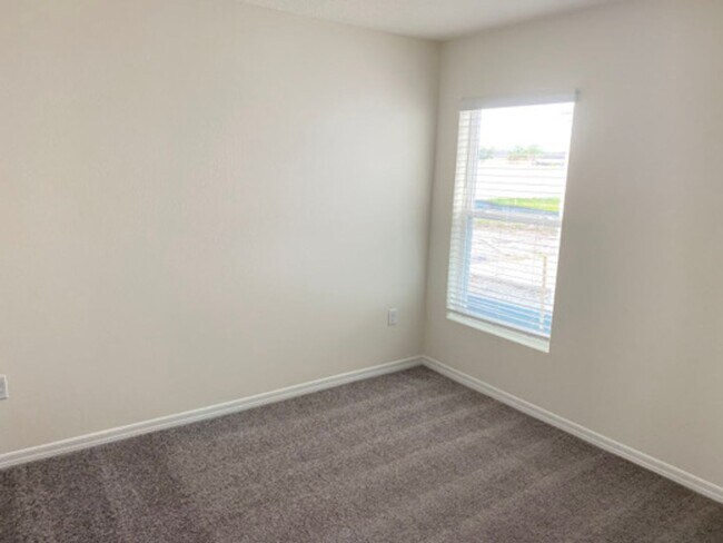 Building Photo - Well laid out 3 Beds/2Baths Home partially...