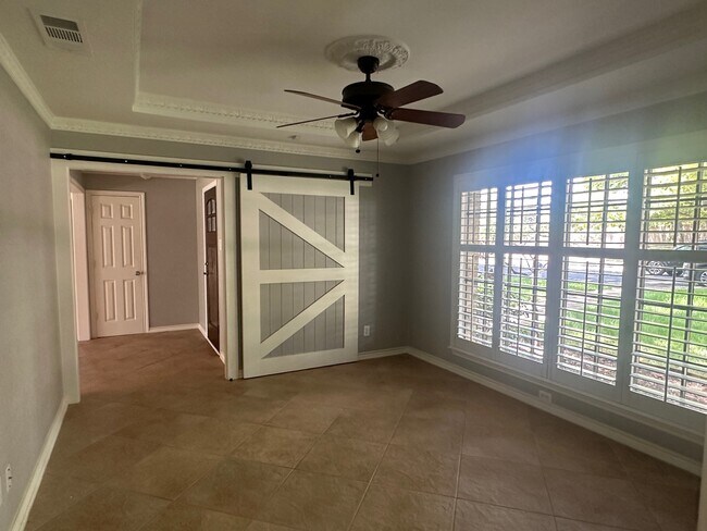 Building Photo - 7010 Claybrook Dr
