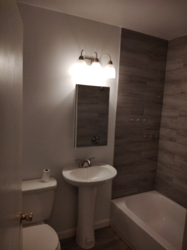 Foto del edificio - 1346 Pennwood Rd