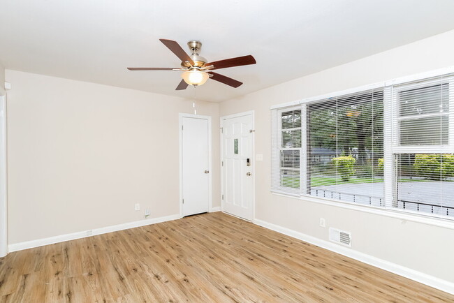 Foto del edificio - 6281 Denny Ln SW