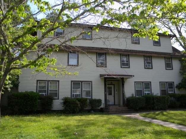 Primary Photo - 1213 Riverside Ave