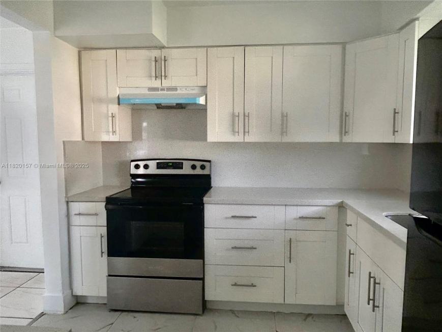 Primary Photo - 3 bedroom in Hollywood FL 33020