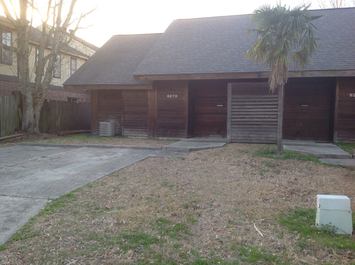 Primary Photo - Bungalow with Private Fenced Back Yard